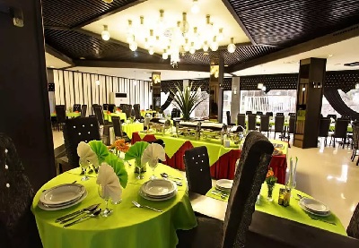 رستوران هتل کادوس رشت